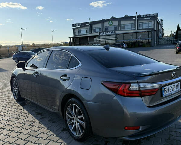 Лексус ЕС 2015 в Черновцах на Automoto.ua Серый Лексус ЕС, объемом двигателя 2.49 л и пробегом 203 тыс. км за 20000 $, фото 1 на Automoto.ua