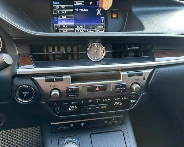 Сірий Лексус ЕС, об'ємом двигуна 2.49 л та пробігом 249 тис. км за 18700 $, фото 14 на Automoto.ua