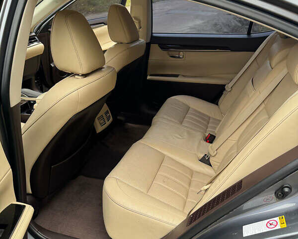 Серый Лексус ЕС, объемом двигателя 2.49 л и пробегом 190 тыс. км за 19500 $, фото 7 на Automoto.ua