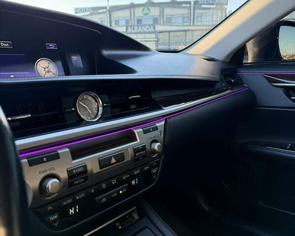 Лексус ЕС 2015 в Черновцах на Automoto.ua Серый Лексус ЕС, объемом двигателя 2.49 л и пробегом 203 тыс. км за 20000 $, фото 5 на Automoto.ua