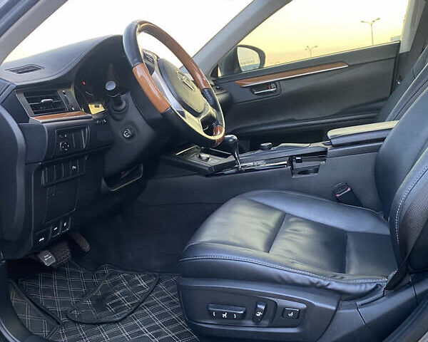 Серый Лексус ЕС, объемом двигателя 2.5 л и пробегом 187 тыс. км за 18300 $, фото 12 на Automoto.ua