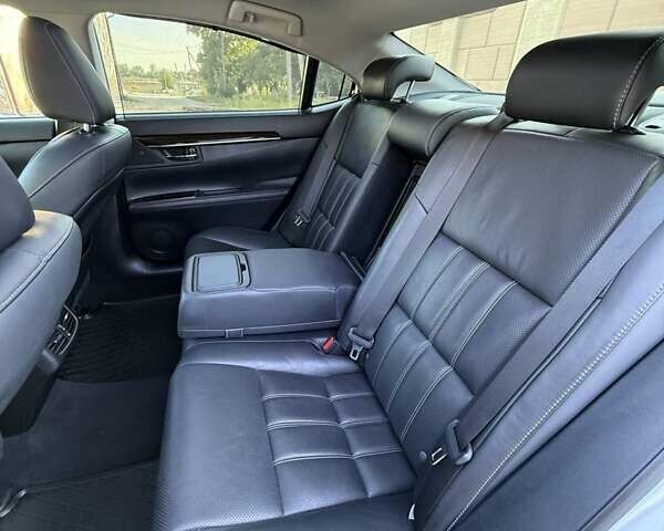 Сірий Лексус ЕС, об'ємом двигуна 3.5 л та пробігом 136 тис. км за 21500 $, фото 16 на Automoto.ua