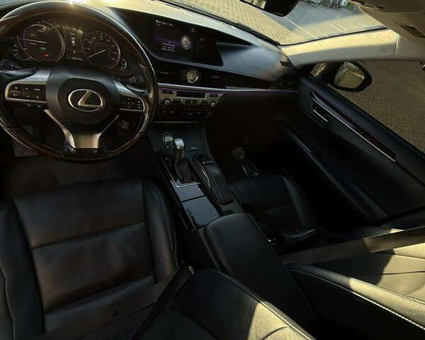 Лексус ЕС 2015 в Черновцах на Automoto.ua Серый Лексус ЕС, объемом двигателя 2.49 л и пробегом 203 тыс. км за 20000 $, фото 6 на Automoto.ua