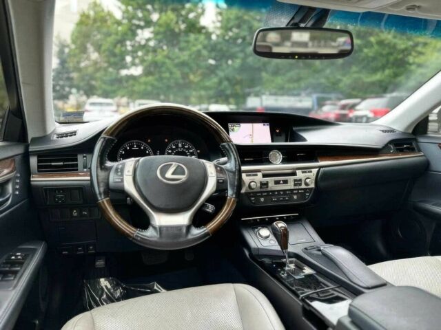 Лексус ЕС 2015 у Дніпро (Дніпропетровську) на Automoto.ua Сірий Лексус ЕС, об'ємом двигуна 3.5 л та пробігом 80 тис. км за 4300 $, фото 9 на Automoto.ua