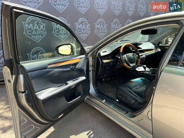 Сірий Лексус ЕС, об'ємом двигуна 2.5 л та пробігом 185 тис. км за 14500 $, фото 8 на Automoto.ua
