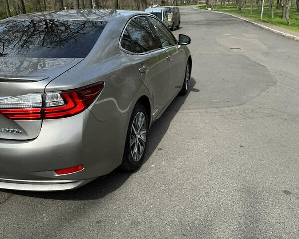 Сірий Лексус ЕС, об'ємом двигуна 2.49 л та пробігом 140 тис. км за 29000 $, фото 2 на Automoto.ua