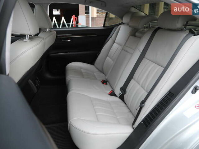 Сірий Лексус ЕС, об'ємом двигуна 2.49 л та пробігом 120 тис. км за 26000 $, фото 8 на Automoto.ua