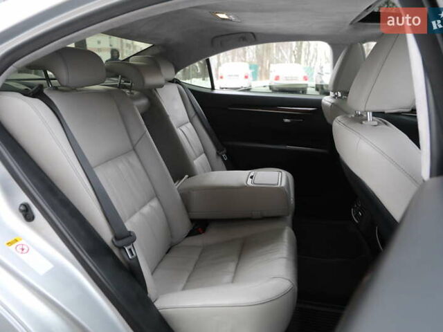 Сірий Лексус ЕС, об'ємом двигуна 2.49 л та пробігом 120 тис. км за 26000 $, фото 9 на Automoto.ua