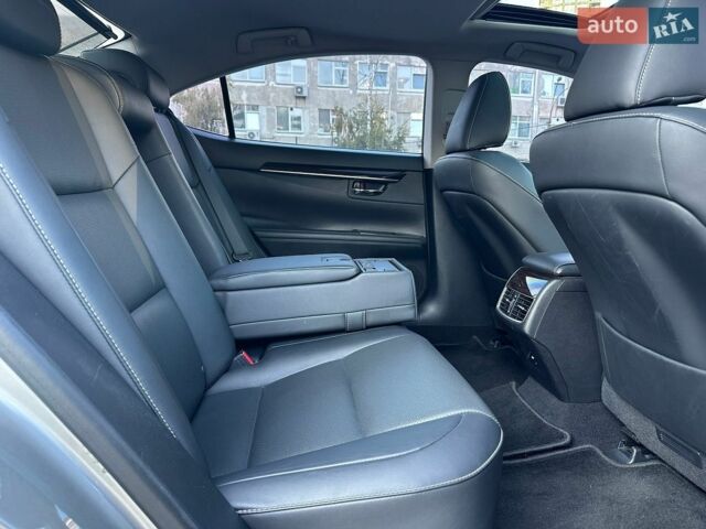Сірий Лексус ЕС, об'ємом двигуна 2.5 л та пробігом 132 тис. км за 22900 $, фото 33 на Automoto.ua
