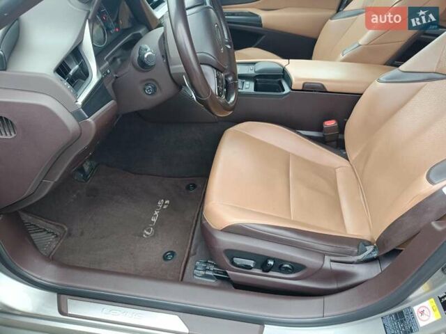 Серый Лексус ЕС, объемом двигателя 2.49 л и пробегом 192 тыс. км за 27500 $, фото 8 на Automoto.ua