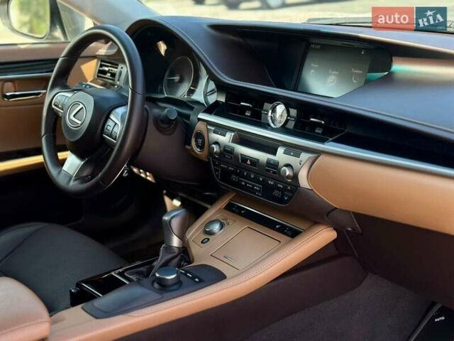 Лексус ЕС 2018 в Киеве на Automoto.ua Серый Лексус ЕС, объемом двигателя 2.49 л и пробегом 185 тыс. км за 24999 $, фото 74 на Automoto.ua