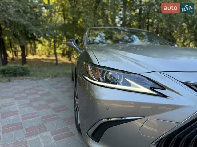 Лексус ЕС 2018 у Черкасах на Automoto.ua Сірий Лексус ЕС, об'ємом двигуна 2.5 л та пробігом 113 тис. км за 33777 $, фото 13 на Automoto.ua