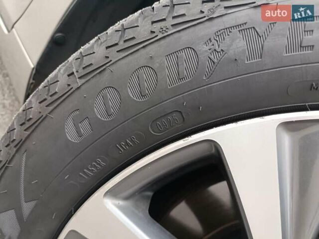 Серый Лексус ЕС, объемом двигателя 2.49 л и пробегом 192 тыс. км за 27500 $, фото 19 на Automoto.ua