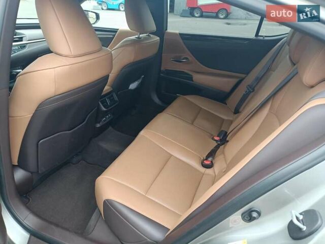 Серый Лексус ЕС, объемом двигателя 2.49 л и пробегом 192 тыс. км за 27500 $, фото 6 на Automoto.ua