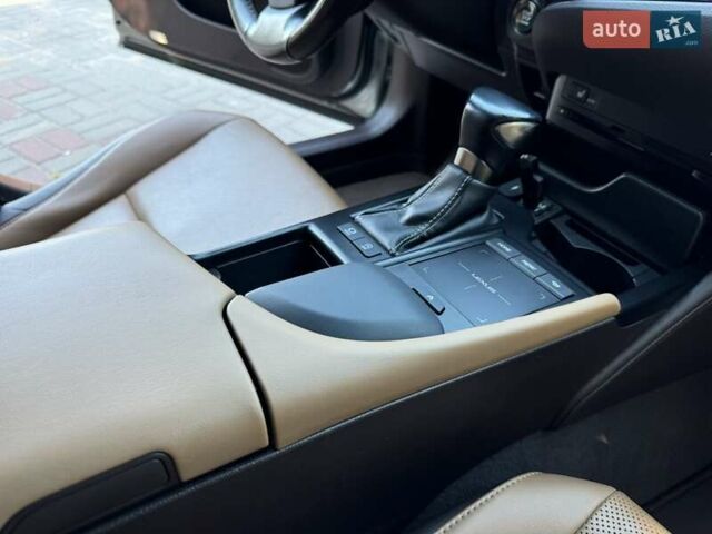 Лексус ЕС 2018 у Черкасах на Automoto.ua Сірий Лексус ЕС, об'ємом двигуна 2.5 л та пробігом 113 тис. км за 33777 $, фото 20 на Automoto.ua