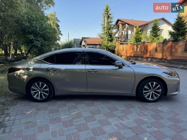 Лексус ЕС 2018 у Черкасах на Automoto.ua Сірий Лексус ЕС, об'ємом двигуна 2.5 л та пробігом 113 тис. км за 33777 $, фото 6 на Automoto.ua