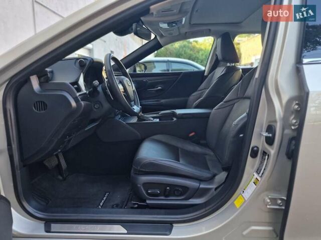 Лексус ЕС 2019 в Одессе на Automoto.ua Серый Лексус ЕС, объемом двигателя 2.49 л и пробегом 39 тыс. км за 39990 $, фото 40 на Automoto.ua