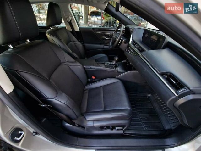 Лексус ЕС 2019 в Одессе на Automoto.ua Серый Лексус ЕС, объемом двигателя 2.49 л и пробегом 39 тыс. км за 39990 $, фото 47 на Automoto.ua