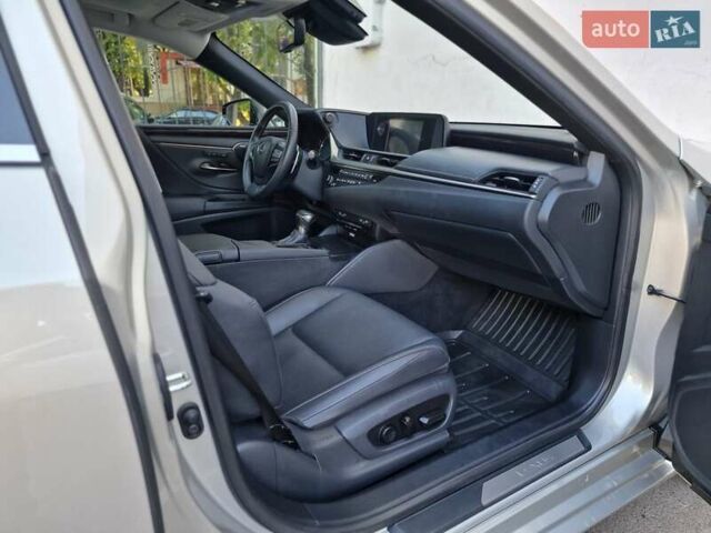 Лексус ЕС 2019 в Одессе на Automoto.ua Серый Лексус ЕС, объемом двигателя 2.49 л и пробегом 39 тыс. км за 39990 $, фото 45 на Automoto.ua