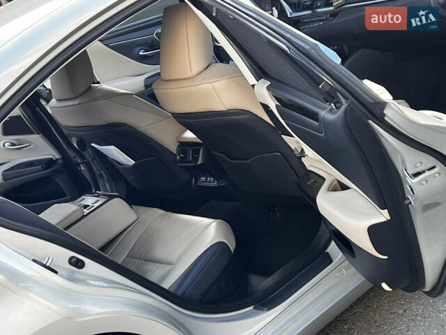 Сірий Лексус ЕС, об'ємом двигуна 2.49 л та пробігом 85 тис. км за 39500 $, фото 37 на Automoto.ua