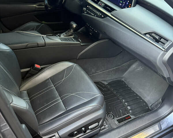 Лексус ЕС 2019 в Киеве на Automoto.ua Серый Лексус ЕС, объемом двигателя 2.49 л и пробегом 120 тыс. км за 35200 $, фото 22 на Automoto.ua