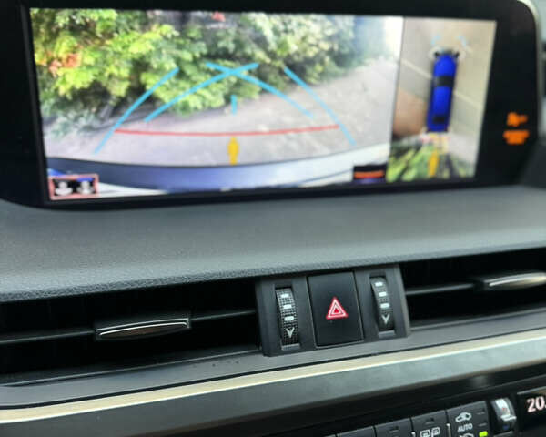 Лексус ЕС 2019 в Киеве на Automoto.ua Серый Лексус ЕС, объемом двигателя 2.49 л и пробегом 120 тыс. км за 35200 $, фото 20 на Automoto.ua