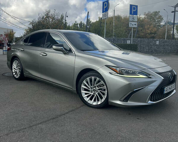 Лексус ЕС 2019 у Дніпро (Дніпропетровську) на Automoto.ua Сірий Лексус ЕС, об'ємом двигуна 2.49 л та пробігом 99 тис. км за 37200 $, фото 1 на Automoto.ua