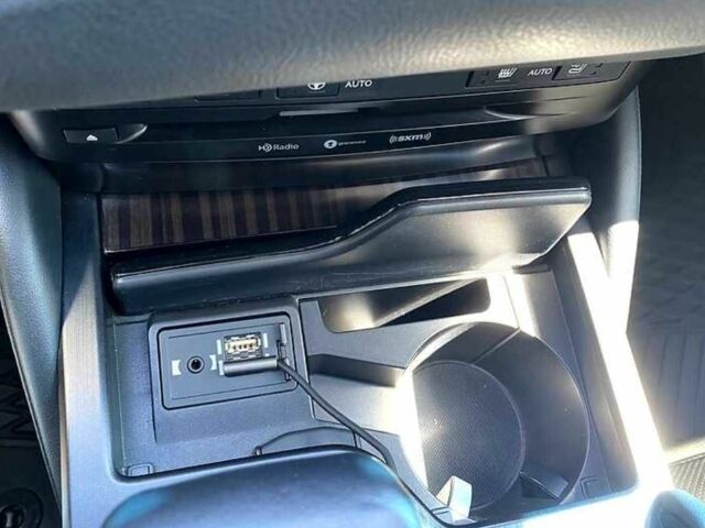 Серый Лексус ЕС, объемом двигателя 0 л и пробегом 70 тыс. км за 21400 $, фото 3 на Automoto.ua