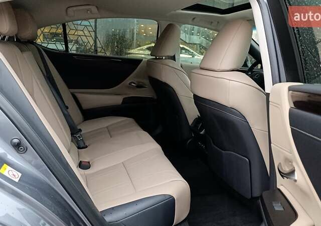 Серый Лексус ЕС, объемом двигателя 2.49 л и пробегом 130 тыс. км за 33374 $, фото 6 на Automoto.ua