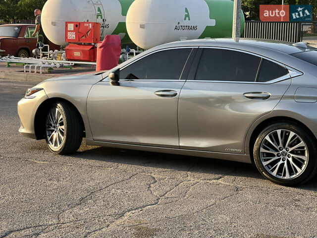 Сірий Лексус ЕС, об'ємом двигуна 2.49 л та пробігом 65 тис. км за 34000 $, фото 16 на Automoto.ua