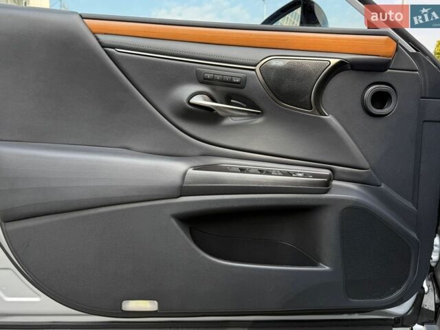 Сірий Лексус ЕС, об'ємом двигуна 2.49 л та пробігом 114 тис. км за 34999 $, фото 20 на Automoto.ua