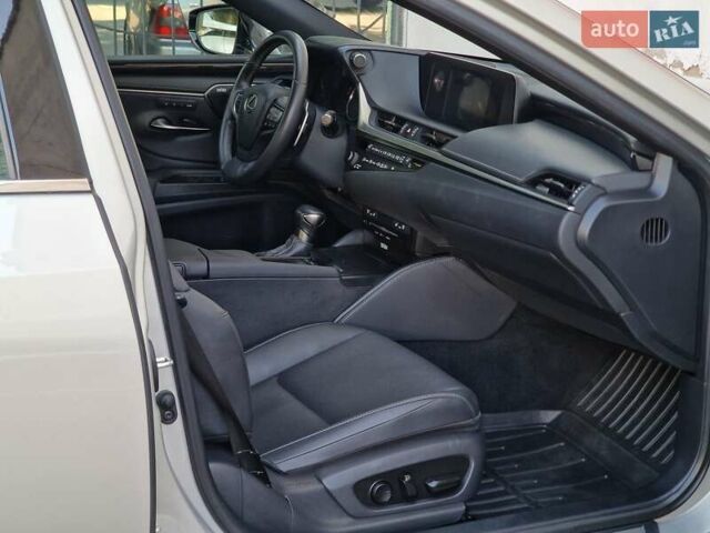 Лексус ЕС 2019 в Одессе на Automoto.ua Серый Лексус ЕС, объемом двигателя 2.49 л и пробегом 39 тыс. км за 39990 $, фото 48 на Automoto.ua
