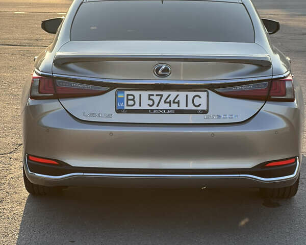 Сірий Лексус ЕС, об'ємом двигуна 2.49 л та пробігом 65 тис. км за 34000 $, фото 4 на Automoto.ua