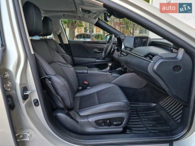 Лексус ЕС 2019 в Одессе на Automoto.ua Серый Лексус ЕС, объемом двигателя 2.49 л и пробегом 39 тыс. км за 39990 $, фото 46 на Automoto.ua