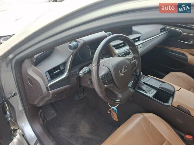 Серый Лексус ЕС, объемом двигателя 2.49 л и пробегом 75 тыс. км за 26700 $, фото 16 на Automoto.ua