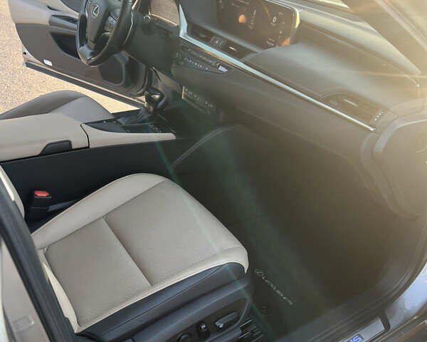 Сірий Лексус ЕС, об'ємом двигуна 2.49 л та пробігом 65 тис. км за 34000 $, фото 10 на Automoto.ua