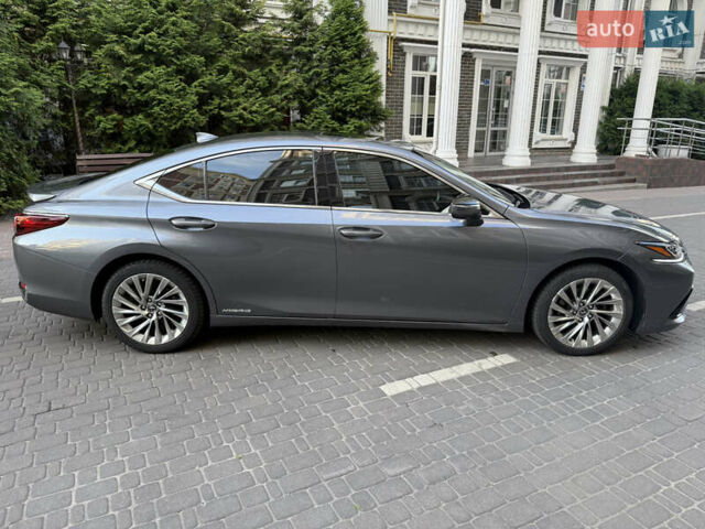 Лексус ЕС 2019 в Киеве на Automoto.ua Серый Лексус ЕС, объемом двигателя 2.49 л и пробегом 120 тыс. км за 35200 $, фото 7 на Automoto.ua