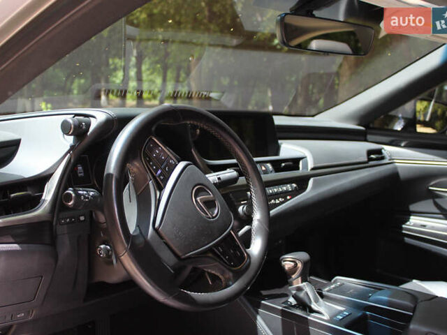 Лексус ЕС 2019 в Киеве на Automoto.ua Серый Лексус ЕС, объемом двигателя 2.49 л и пробегом 96 тыс. км за 30000 $, фото 6 на Automoto.ua