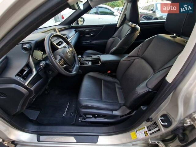 Лексус ЕС 2019 в Одессе на Automoto.ua Серый Лексус ЕС, объемом двигателя 2.49 л и пробегом 39 тыс. км за 39990 $, фото 41 на Automoto.ua