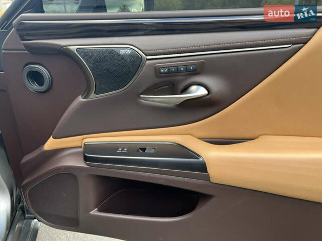 Лексус ЕС 2019 у Дніпро (Дніпропетровську) на Automoto.ua Сірий Лексус ЕС, об'ємом двигуна 2.49 л та пробігом 99 тис. км за 37200 $, фото 42 на Automoto.ua