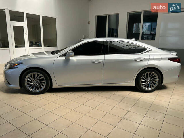 Серый Лексус ЕС, объемом двигателя 2.49 л и пробегом 103 тыс. км за 36999 $, фото 2 на Automoto.ua