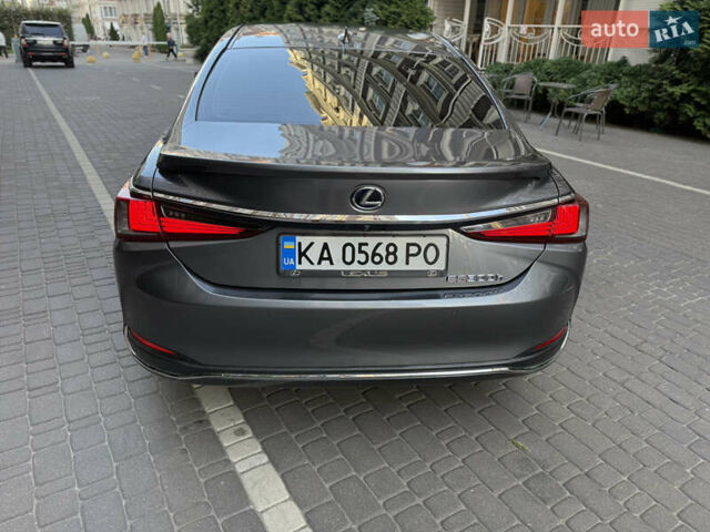 Лексус ЕС 2019 в Киеве на Automoto.ua Серый Лексус ЕС, объемом двигателя 2.49 л и пробегом 120 тыс. км за 35200 $, фото 5 на Automoto.ua