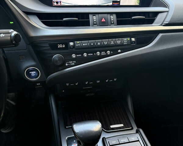 Лексус ЕС 2019 в Киеве на Automoto.ua Серый Лексус ЕС, объемом двигателя 2.49 л и пробегом 120 тыс. км за 35200 $, фото 11 на Automoto.ua