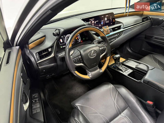 Лексус ЕС 2019 в Одессе на Automoto.ua Серый Лексус ЕС, объемом двигателя 2.49 л и пробегом 72 тыс. км за 33000 $, фото 29 на Automoto.ua