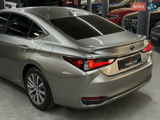 Лексус ЕС 2020 у Одесі на Automoto.ua Сірий Лексус ЕС, об'ємом двигуна 2.49 л та пробігом 2 тис. км за 35900 $, фото 10 на Automoto.ua
