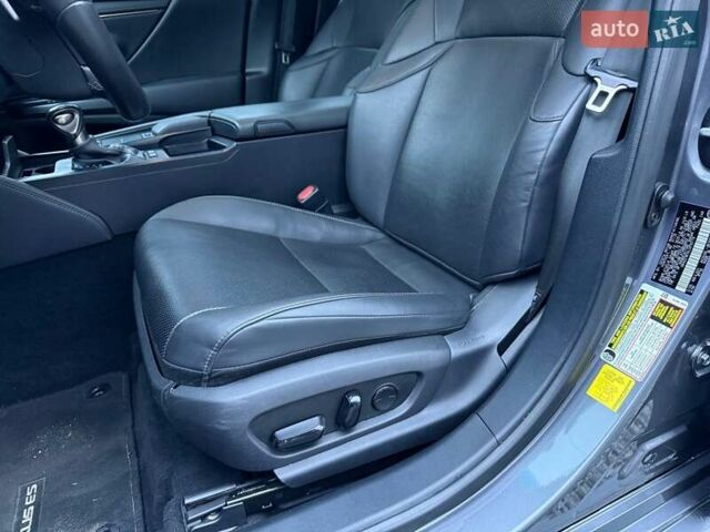 Сірий Лексус ЕС, об'ємом двигуна 2.49 л та пробігом 75 тис. км за 36500 $, фото 15 на Automoto.ua