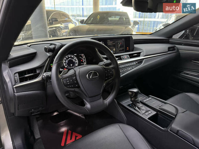 Лексус ЕС 2020 у Одесі на Automoto.ua Сірий Лексус ЕС, об'ємом двигуна 2.49 л та пробігом 2 тис. км за 35900 $, фото 17 на Automoto.ua