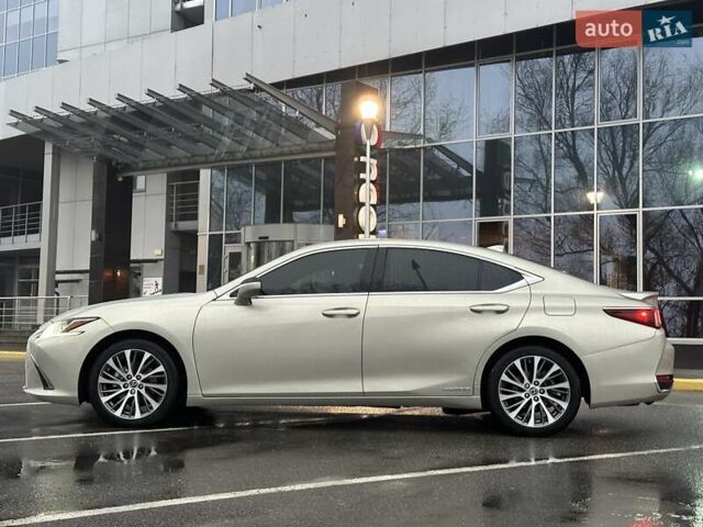 Серый Лексус ЕС, объемом двигателя 2.49 л и пробегом 51 тыс. км за 34900 $, фото 3 на Automoto.ua