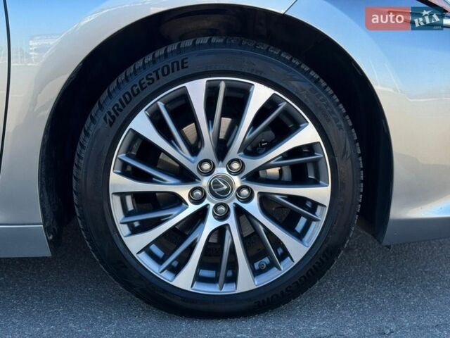 Сірий Лексус ЕС, об'ємом двигуна 2.49 л та пробігом 70 тис. км за 38000 $, фото 12 на Automoto.ua