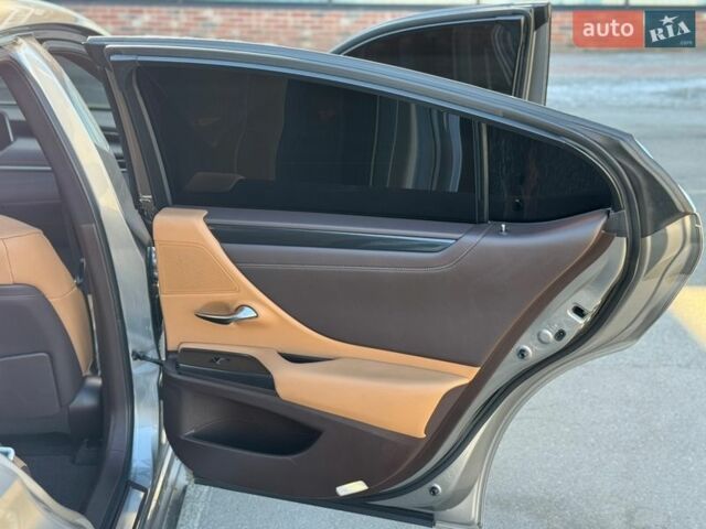 Сірий Лексус ЕС, об'ємом двигуна 2.49 л та пробігом 70 тис. км за 38000 $, фото 19 на Automoto.ua